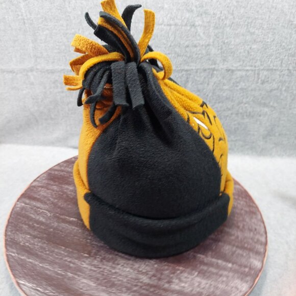 Scooby-Doo Kids Fleece Hat With Knot Tassels Black & Gold Cartoon Design - Picture 3 of 11